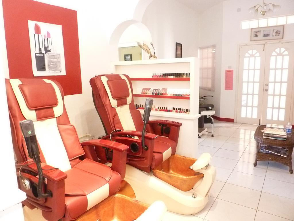 La Heliconia & Day Spa St. George's Exterior foto